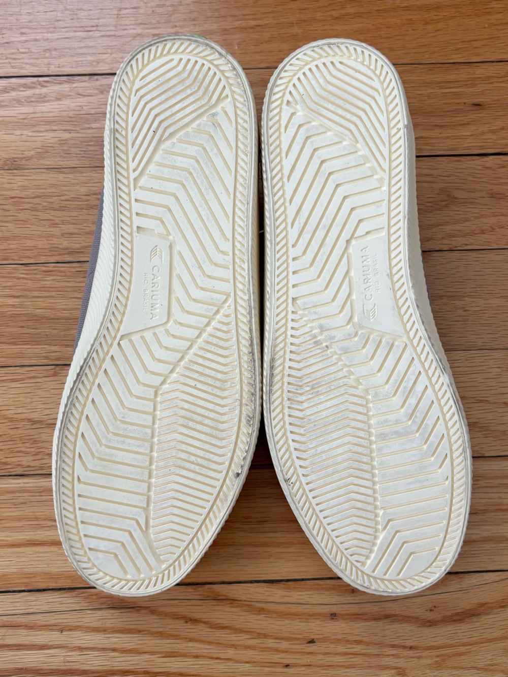 Cariuma shoe. - Picture 3 of 3
